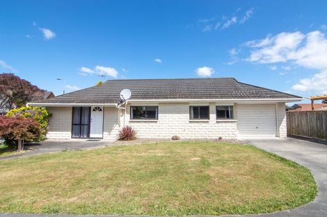 Photo of property in 15 Hanmer Place, Highbury, Palmerston North, 4412