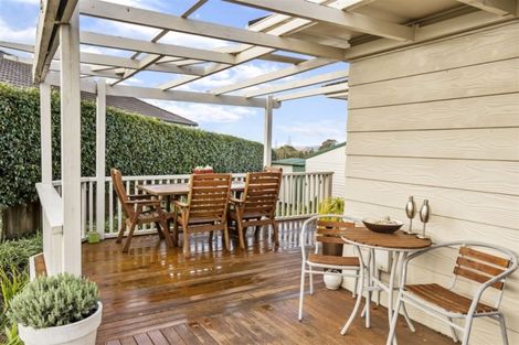 Photo of property in 23 Blue Heron Rise, Stanmore Bay, Whangaparaoa, 0932