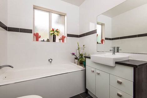 Photo of property in 11 Clady Drive, Flat Bush, Auckland, 2019