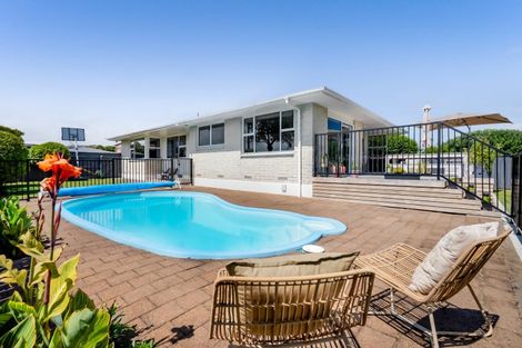 Photo of property in 64 Nevada Drive, Merrilands, New Plymouth, 4312