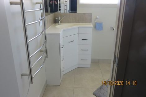 Photo of property in 33 Noumea Drive, Rangatira Park, Taupo, 3330