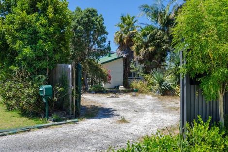 Photo of property in 67 Ferry Parade, Herald Island, Auckland, 0618