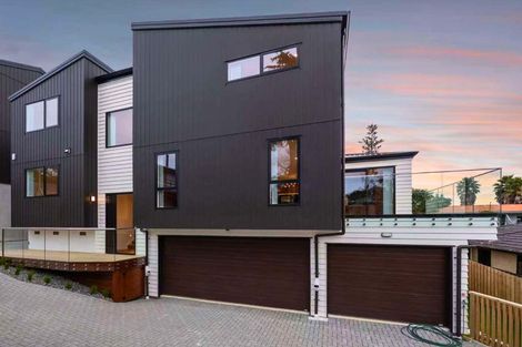 Photo of property in 5f Glendhu Road, Bayview, Auckland, 0629