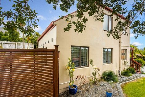 Photo of property in 4 View Ridge Drive, Ranui, Auckland, 0612