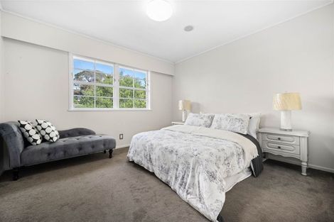 Photo of property in 14 Sovereign Place, Glenfield, Auckland, 0629
