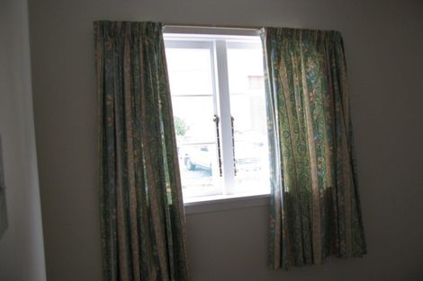 Photo of property in 2 Hawkhurst Road, Lyttelton, 8082