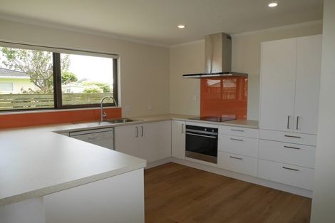 Photo of property in 63a Ngaio Road, Waikanae, 5036