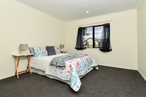 Photo of property in 2 Allgood Place, Rototuna North, Hamilton, 3210