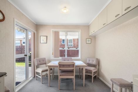 Photo of property in 15 Tiki Street, New Lynn, Auckland, 0600