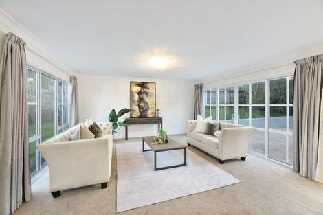 Photo of property in 14 Belleaire Court, West Harbour, Auckland, 0618