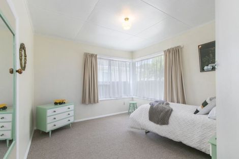 Photo of property in 160 Wainuiomata Road, Wainuiomata, Lower Hutt, 5014