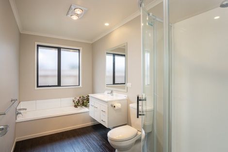 Photo of property in 38 Fernbrook Drive, Hurworth, New Plymouth, 4310