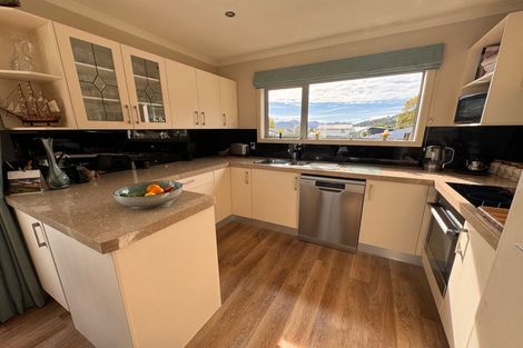 Photo of property in 255 Waikawa Road, Waikawa, Picton, 7220