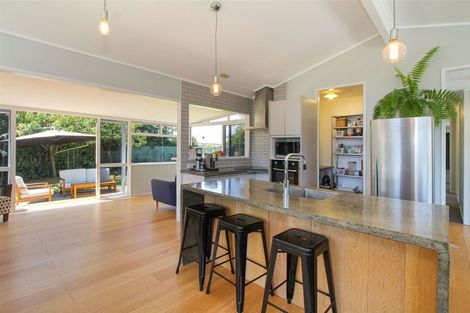 Photo of property in 11 Taihiki Road, Clarks Beach, 2122