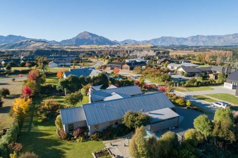 Photo of property in 8 Grierson Lane, Albert Town, Wanaka, 9305