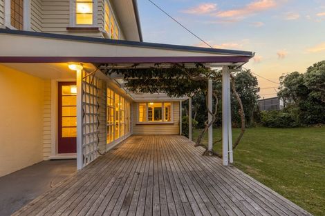 Photo of property in 1 Raebern Lane, Raumati Beach, Paraparaumu, 5032