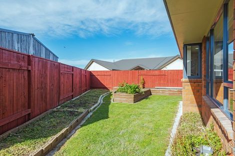 Photo of property in 8 Sorrento Place, Kelvin Grove, Palmerston North, 4414