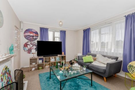 Photo of property in 10 Miranda Street, Cannons Creek, Porirua, 5024