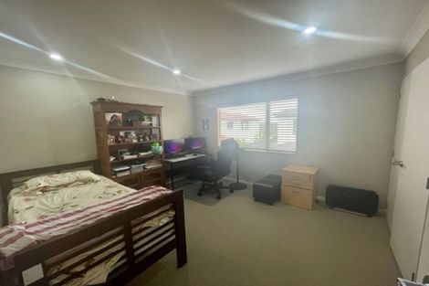 Photo of property in 28 Kaseng Place, East Tamaki Heights, Auckland, 2016