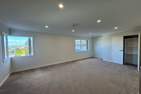 Photo of property in 18 Taurikura Way, Fairview Heights, Auckland, 0632