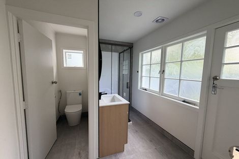 Photo of property in 30 Glencourt Place, Glenfield, Auckland, 0629