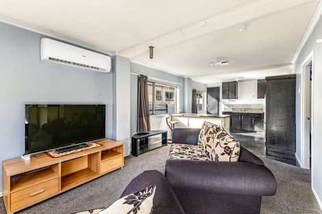 Photo of property in 84 Pioneer Road, Moturoa, New Plymouth, 4310