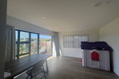 Photo of property in 26 Kiteroa Terrace, Rothesay Bay, Auckland, 0630