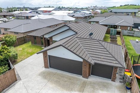 Photo of property in 8 Piwakawaka Court, Rototuna North, Hamilton, 3210
