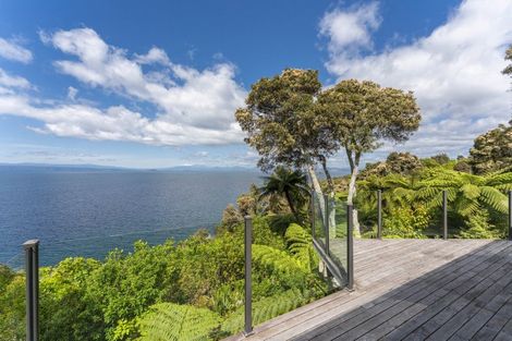 Photo of property in 47 Whakamoenga Point, Acacia Bay, Taupo, 3385