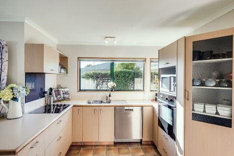 Photo of property in 5a Montague Way, Taradale, Napier, 4112