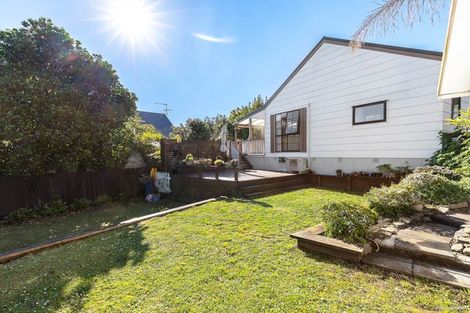 Photo of property in 6 Standish Place, Bayview, Auckland, 0629