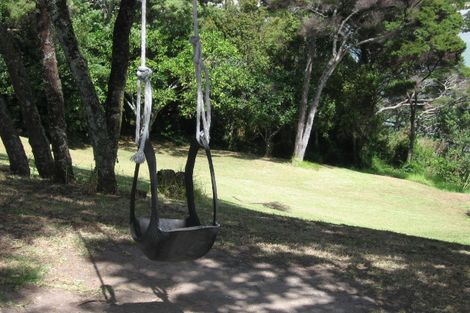 Photo of property in 22 Oruamo Place, Beach Haven, Auckland, 0626