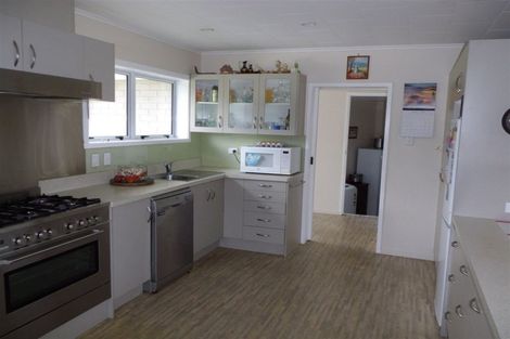 Photo of property in 39 West Crescent, Te Puru, Thames, 3575