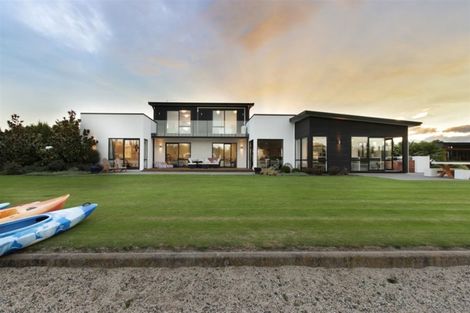 Photo of property in 14 Oakgrove Drive, Rangiora, 7400