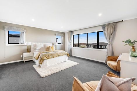 Photo of property in 45 Armstrong Farm Drive, East Tamaki Heights, Auckland, 2016