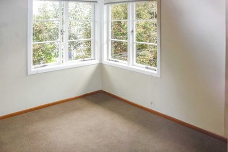 Photo of property in 32 Kervil Avenue, Te Atatu Peninsula, Auckland, 0610
