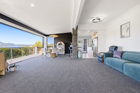 Photo of property in 2 Scenic Heights, Acacia Bay, Taupo, 3330