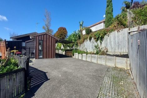 Photo of property in 1/865 Beach Road, Waiake, Auckland, 0630