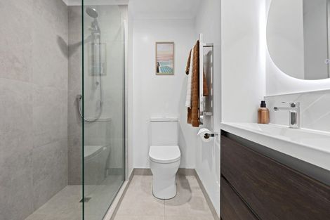 Photo of property in Paramount Apartments, 8/281 Maunganui Road, Mount Maunganui, 3116