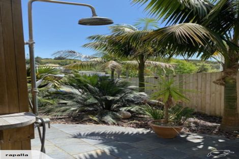 Photo of property in 20 Stratford Drive, Cable Bay, 0420