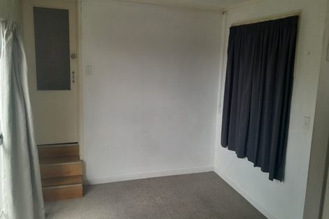 Photo of property in 35 Holland Road, Hillcrest, Auckland, 0627