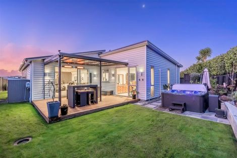 Photo of property in 5 Dida Park Drive, Kumeu, 0810