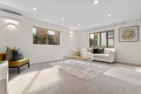 Photo of property in 152 Luckens Road, West Harbour, Auckland, 0618