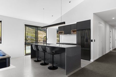 Photo of property in 13 Magpie Place, Lake Hawea, Wanaka, 9382