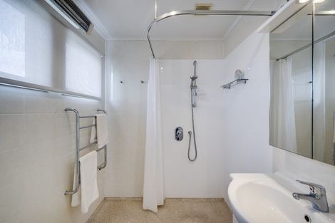 Photo of property in 1009 Caroline Road, Mayfair, Hastings, 4122