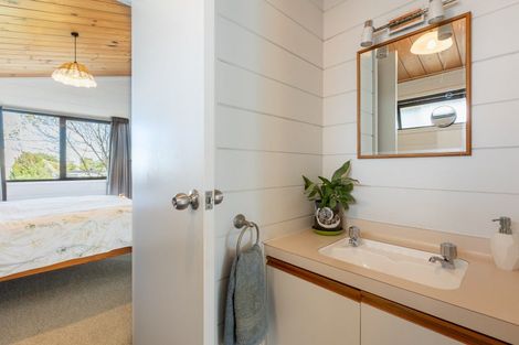 Photo of property in 124-126 Renown Road, Raumati South, Paraparaumu, 5032