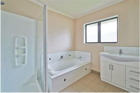 Photo of property in 157 Pacific Drive, Fitzherbert, Palmerston North, 4410