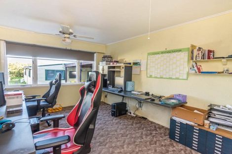 Photo of property in 20 Barrys Road, Glendene, Auckland, 0602