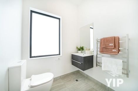 Photo of property in 1/62 Spenmoor Street, Newlands, Wellington, 6037