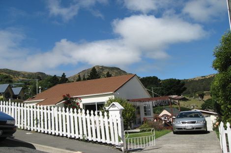 Photo of property in 22 Cornwall Road, Lyttelton, 8082